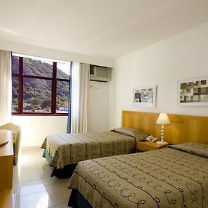 Habitación Estándar con 2 Camas Individuales